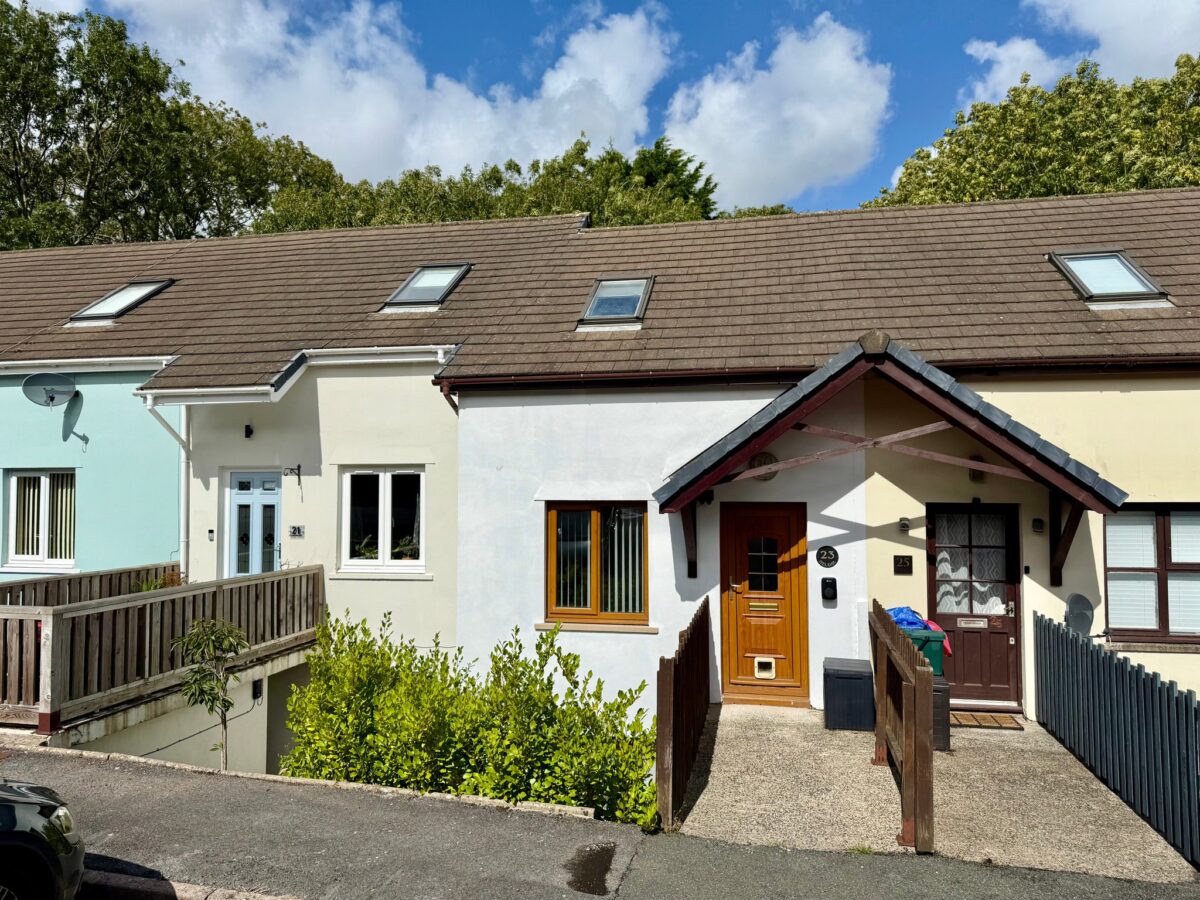 School Gardens, Pembroke Dock, SA72 6SS