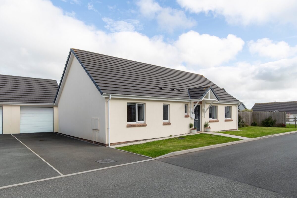 Beaconing Drive, Steynton, Milford Haven, SA73 1HF