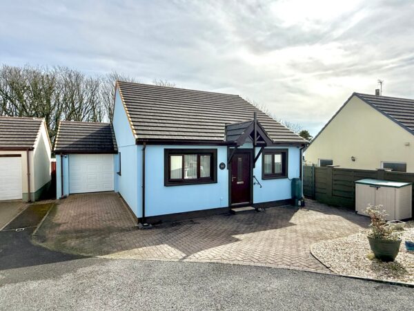 Oakfield Drive, Kilgetty, SA68 0UD