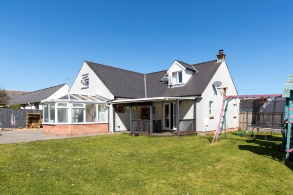 Lamborough Crescent, Clarbeston Road, SA63 4UZ