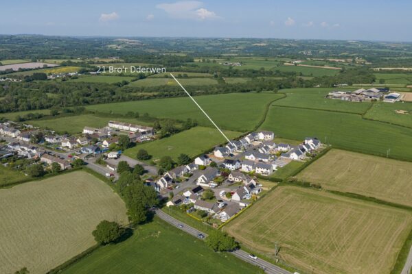 Bro'r Dderwen, Clynderwen, SA66 7NR