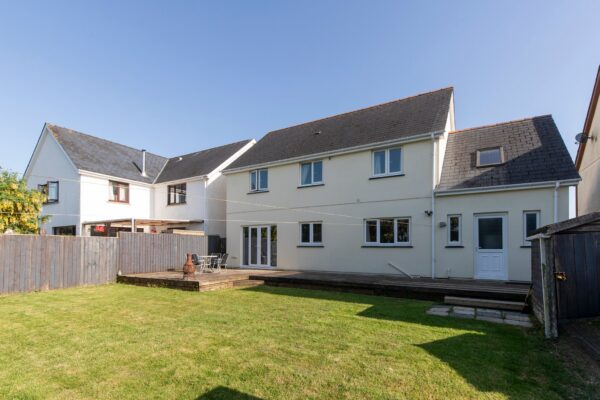 Bro'r Dderwen, Clynderwen, SA66 7NR