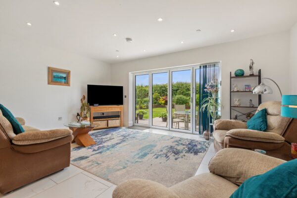 Pludds Meadow, Carmarthen, SA33 4UJ