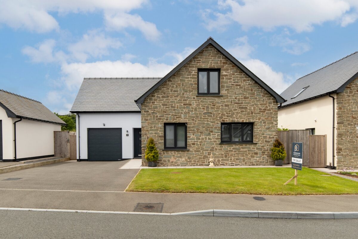Pludds Meadow, Carmarthen, SA33 4UJ