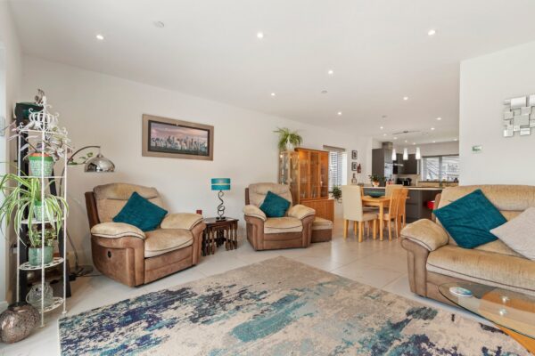 Pludds Meadow, Carmarthen, SA33 4UJ