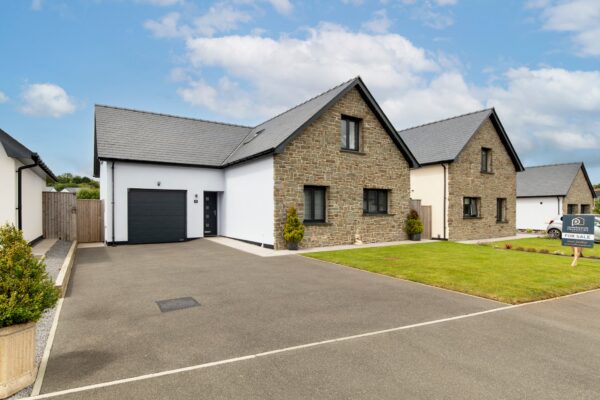 Pludds Meadow, Carmarthen, SA33 4UJ