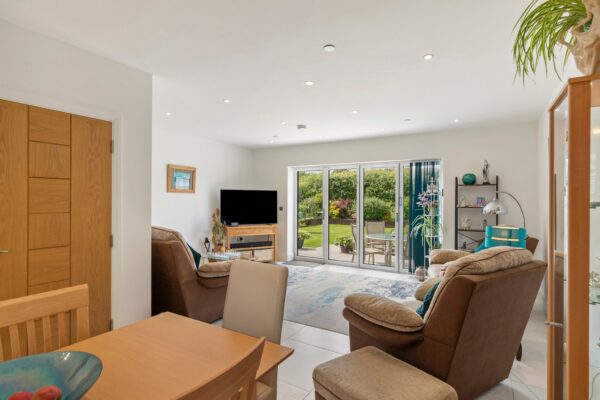 Pludds Meadow, Carmarthen, SA33 4UJ