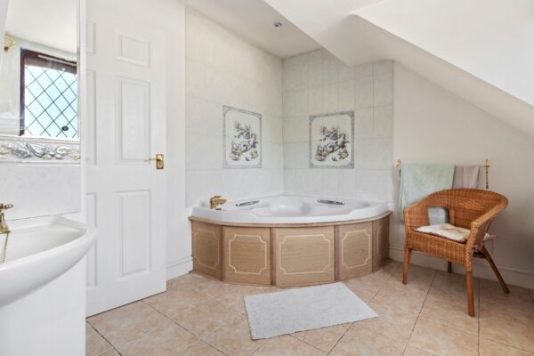 Valley Road, Saundersfoot, SA69 9BP