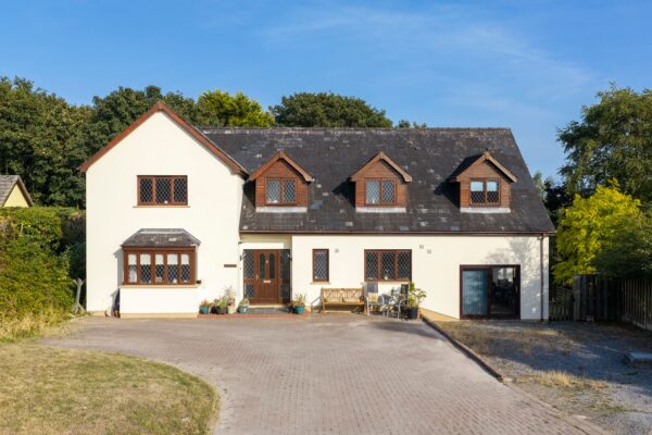 Valley Road, Saundersfoot, SA69 9BP