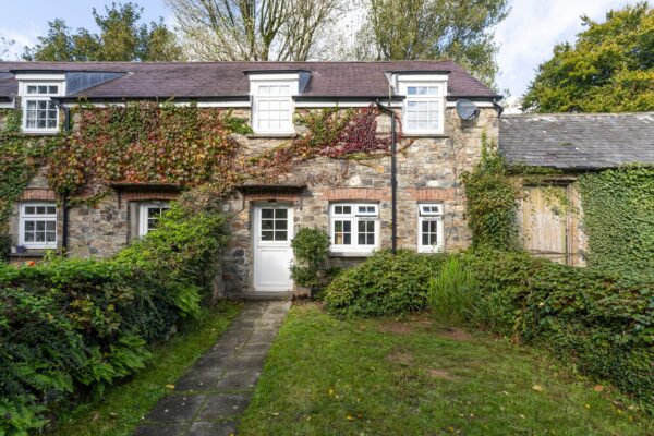 Ivy Court, Llysyfran, SA63 4RS
